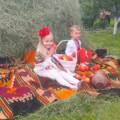 Вінничани у вишиванках: яскравий фотосет на садибі Коцюбинського (Фото)
