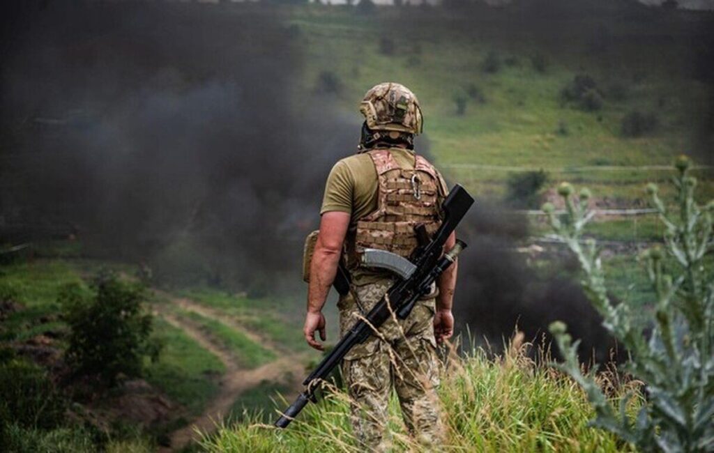 На війні в Україні рф за добу втратила 1240 військових та літак