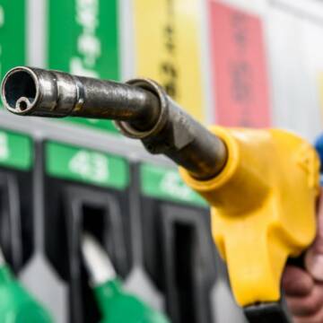 Ціни на бензин в Україні можуть злетіти до 80 гривень за літр: чому?