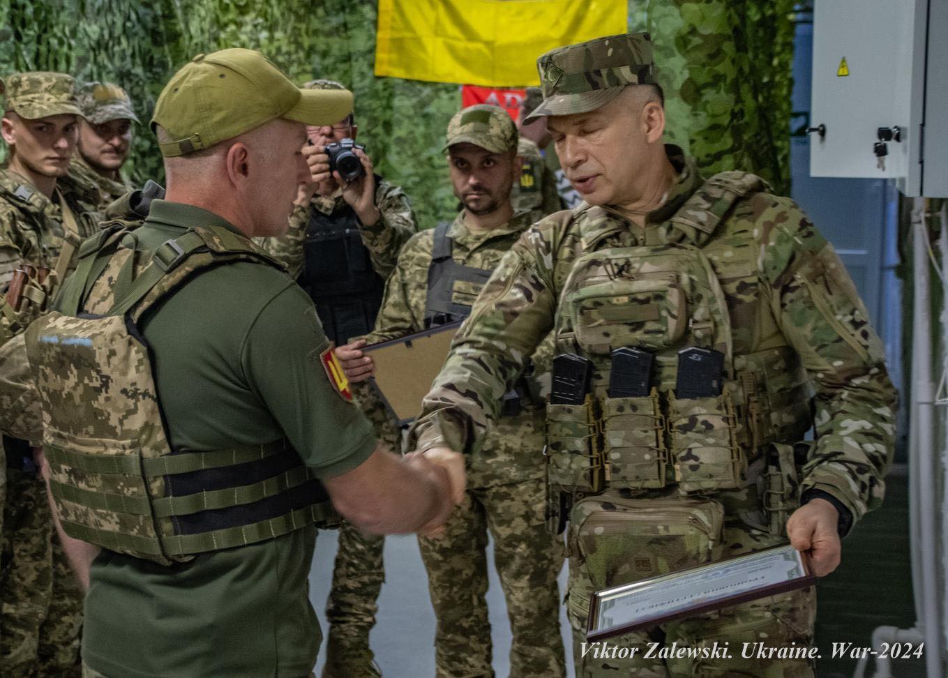 Військовий з Вінниччини нагороджений грошовим сертифікатом від головнокомандувача ЗСУ