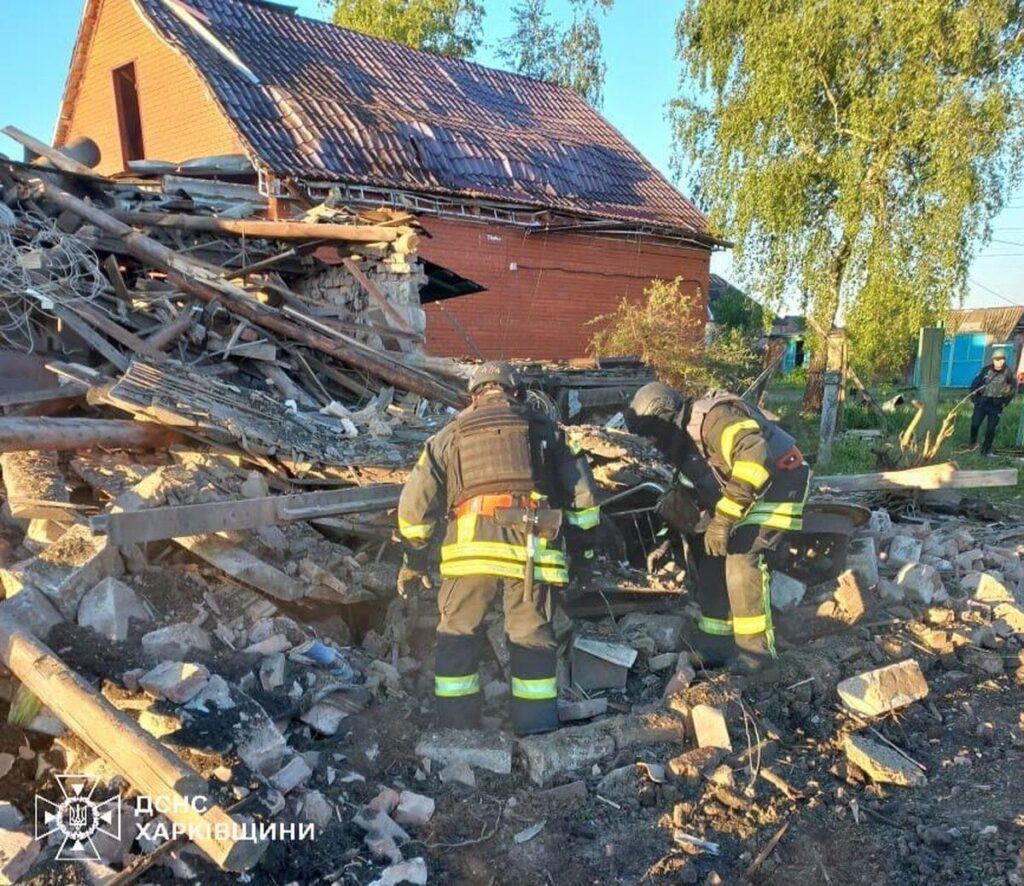 Окупанти обстріляли житлові квартали Вовчанська: є поранені та загиблі