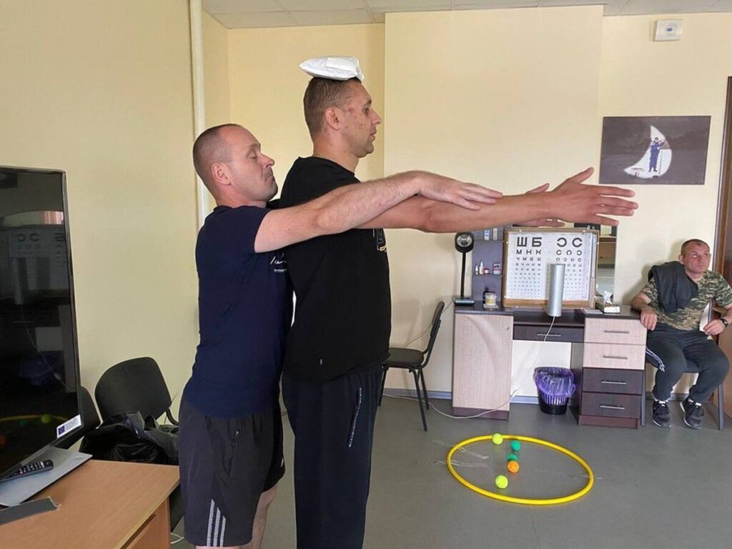 У вінницькому медуніверситеті працює табір для ветеранів, які втратили зір