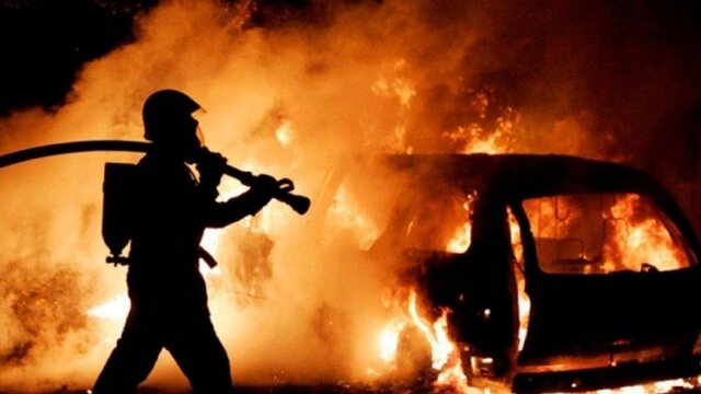 На Вінниччині згоріли три легкових автомобілі