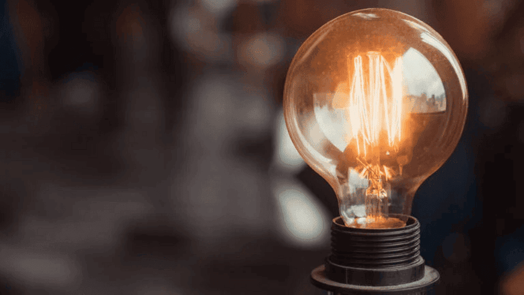 Діють графіки відключень світла: в енергосистемі України дефіцит електроенергії.