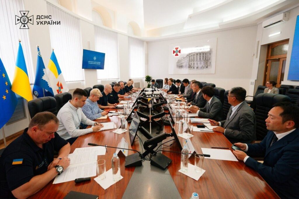 Розмінування України: у ДСНС відбулася зустріч з японськими партнерами