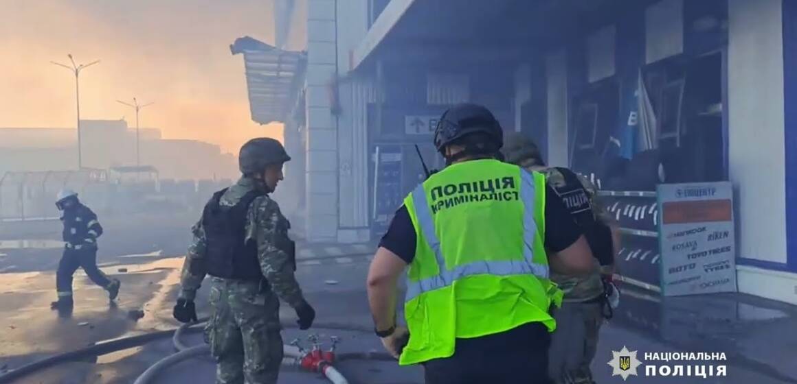 Атака рф на Харків: кількість поранених в “Епіцентрі” зросла до 40