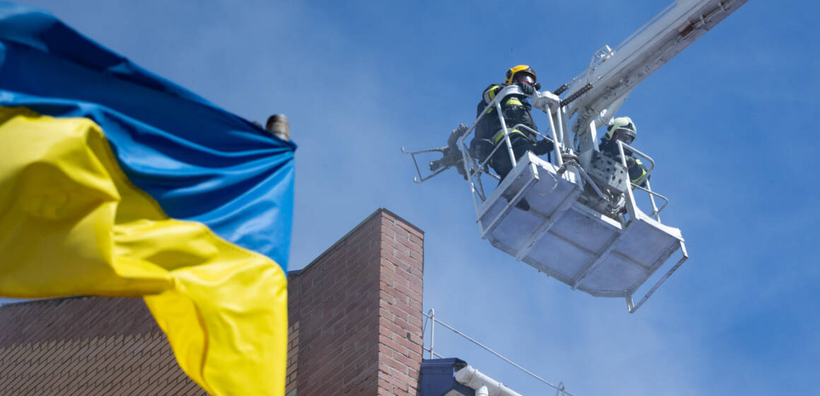 У Вінниці рятувальники ліквідували масштабну пожежу(фото, відео)