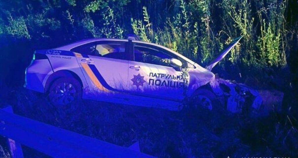 Поліція Вінниччини переслідувала порушника і потрапила в ДТП