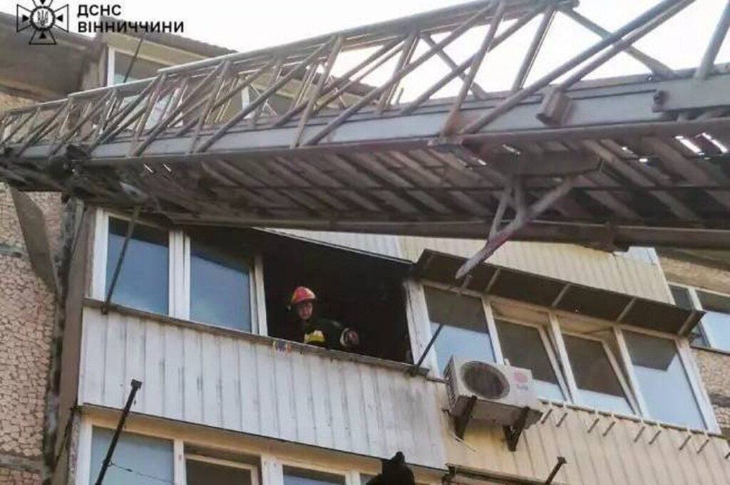 У Вінниці горіла квартира у багатоповерхівці