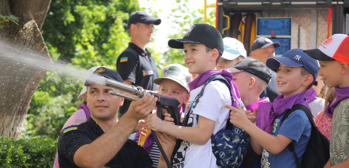 Діти Вінниці опановують правила безпеки у безпековому містечку від ДСНС (Фото)