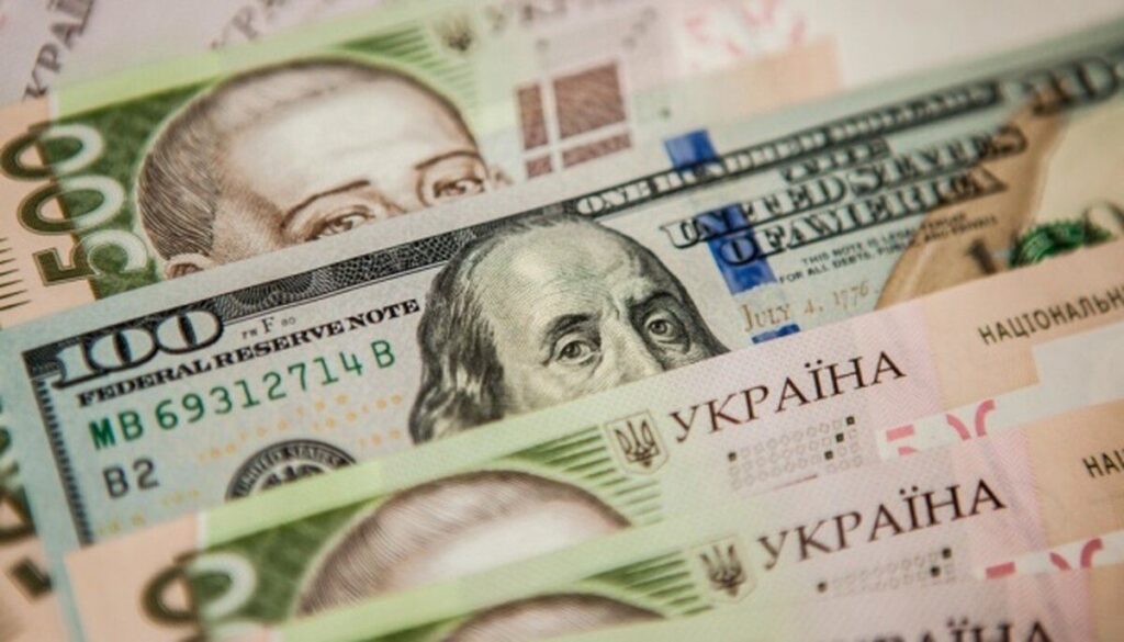Курс валют на 4 червня: скільки коштують долар, євро і злотий
