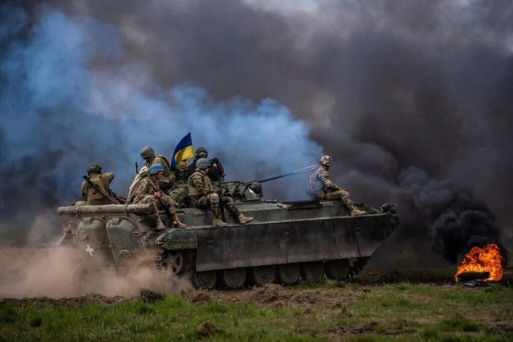 На війні в Україні росія втратила майже 523 тисячі військових