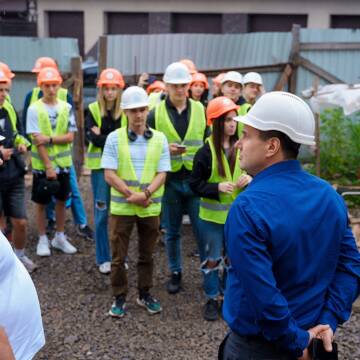 Студенти ВНТУ відвідали муніципальну багатоповерхівку на Привокзальній у Вінниці