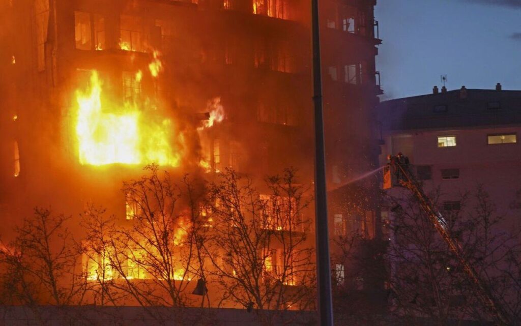 У Вінниці в пожежі ледь не загинув чоловік: подробиці