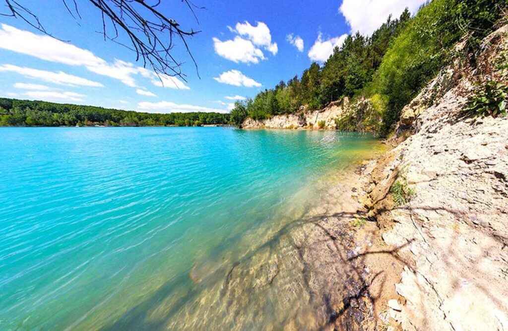 Майже море: 6 затоплених карєрів на Вінниччині (Фото)