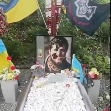 Сьогодні вночі невідомі понівечили могили Да Вінчі, Джуса та Петриченка (ВІДЕО)