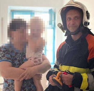 У Вінниці врятували 2-річну дівчинку, яка зачинилася у квартирі