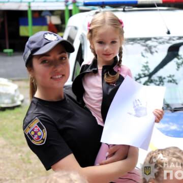 Поліцейські Вінниччини провели для дітей з Маріуполя пізнавальний захід (Фото)