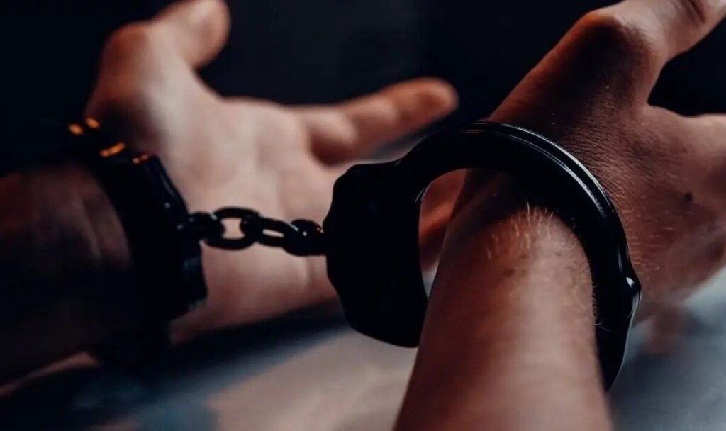 У Хмільнику рецидивіст побив товариша по чарці держаком від сапи