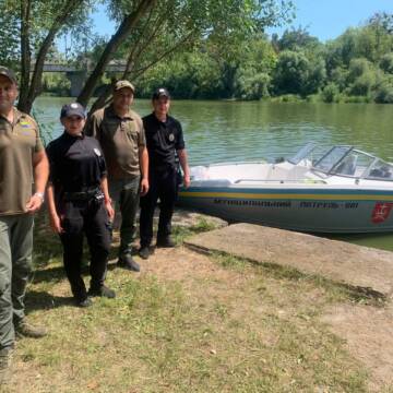 Вінницька «Муніципальна варта» патрулює річку Південний Буг