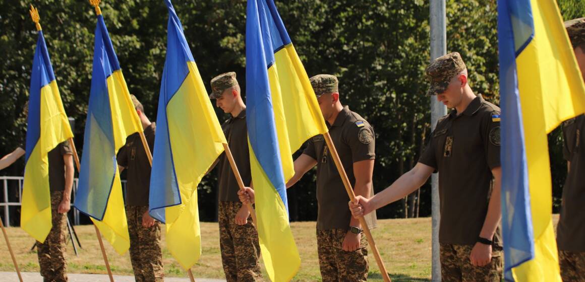 У Вінниці на Замковій горі підняли найбільший у місті прапор