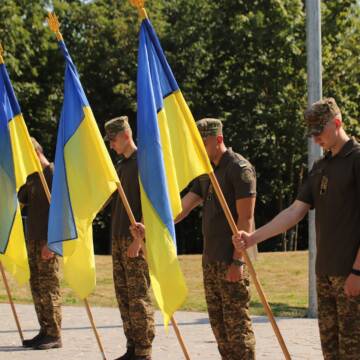 У Вінниці на Замковій горі підняли найбільший у місті прапор