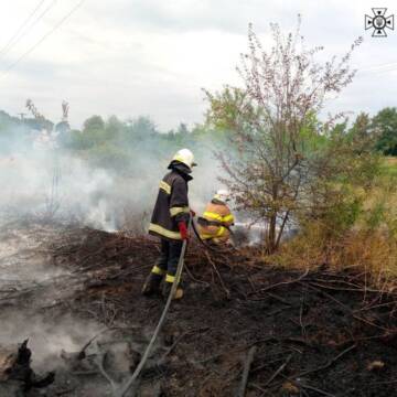 На Вінниччині рятувальники 13 разів виїжджали на ліквідацію пожеж