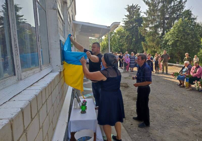 На Вінниччині відкрили меморіальну дошку оборонцю Дмитру Кушніру