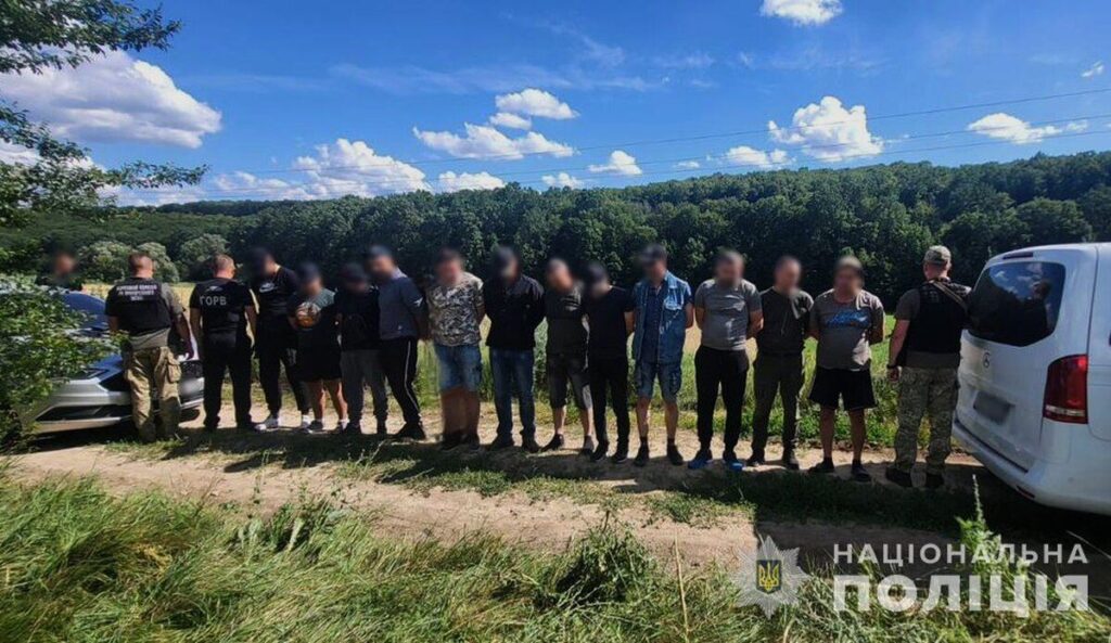 На Вінниччині правоохоронці ліквідували схему виїзду ухилянтів