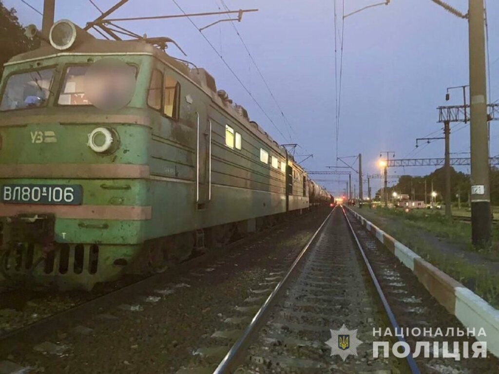 На Вінниччині під колесами потягу загинув чоловік