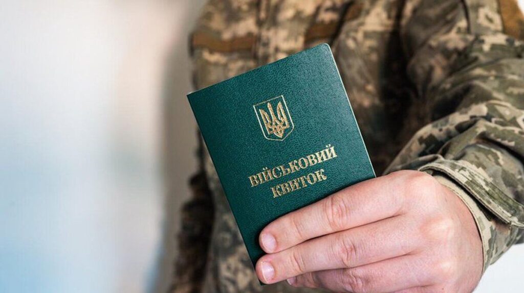 Відсьогодні оновити дані в ЦНАПі буде не можливо: де це зробити