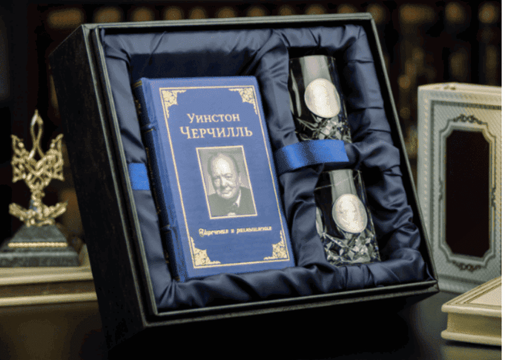 Книги про політику, які можна подарувати майбутнім політологам