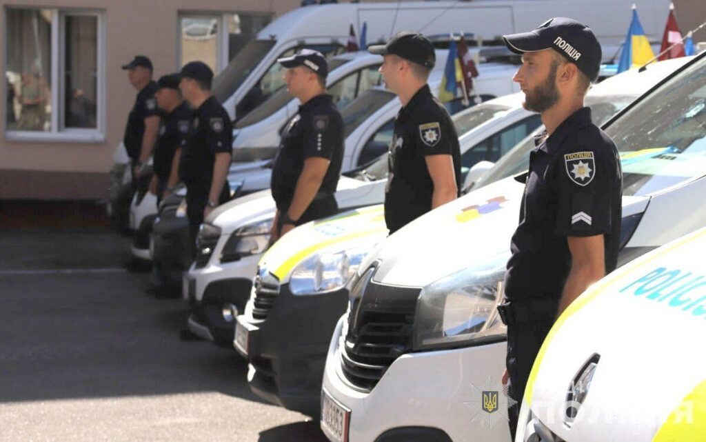 Латвійська делегація передала вінницьким правоохоронцям автомобілі (Відео)