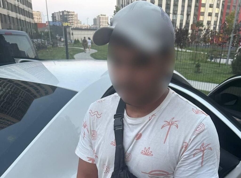 Затримали грабіжника, який біля вокзалу вирвав сумку у жмеринчанина