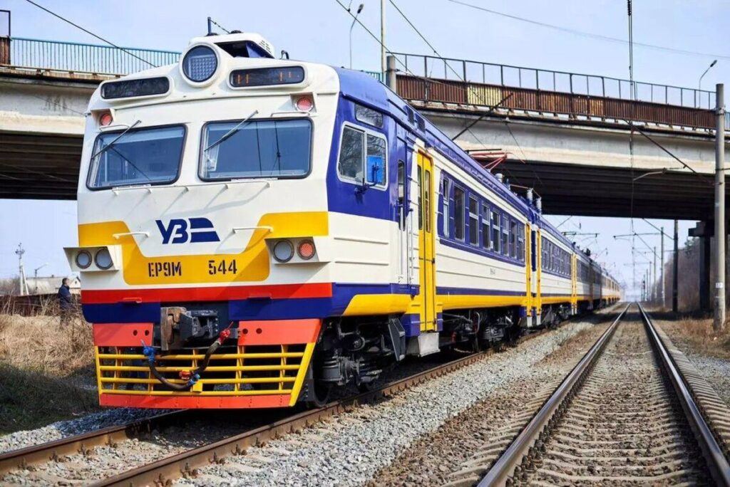 Укрзалізниця попереджає про обмеження руху деяких поїздів: подробиці