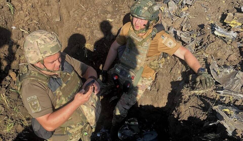 Бойову частину збитого ворожого дрона знайшли в полі на Вінниччині (відео)