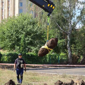 На території вінницького ліцею виявлено дві авіабомби часів Другої світової війни (Відео)