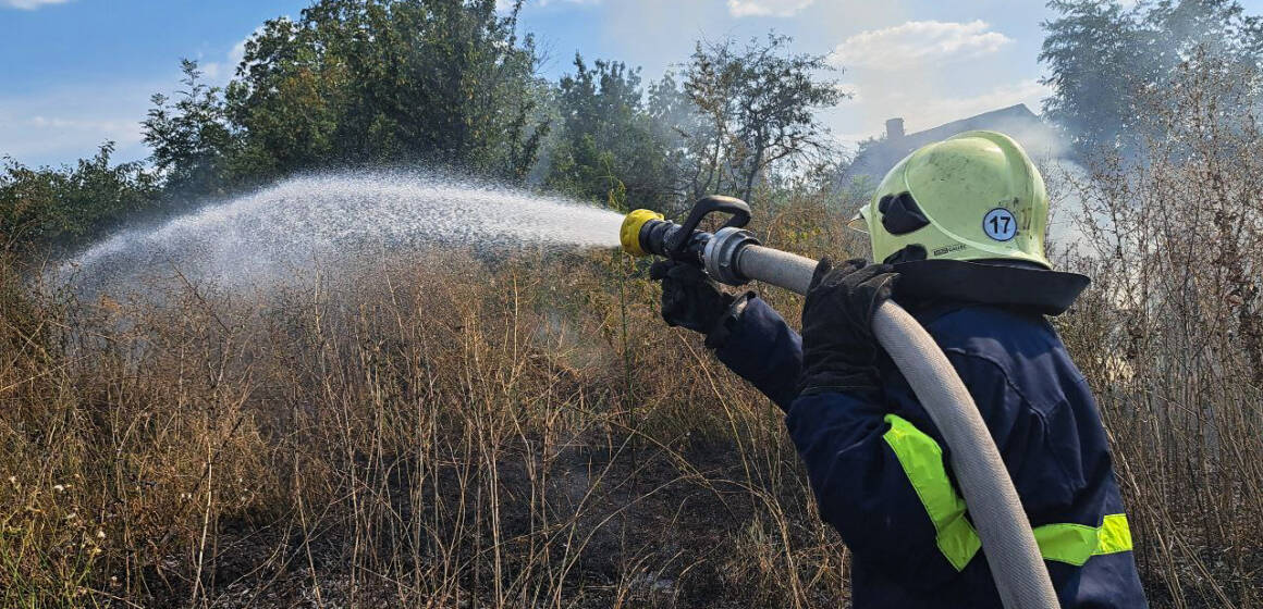 Учора надзвичайники ліквідували 26 пожеж