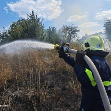 Учора надзвичайники ліквідували 26 пожеж