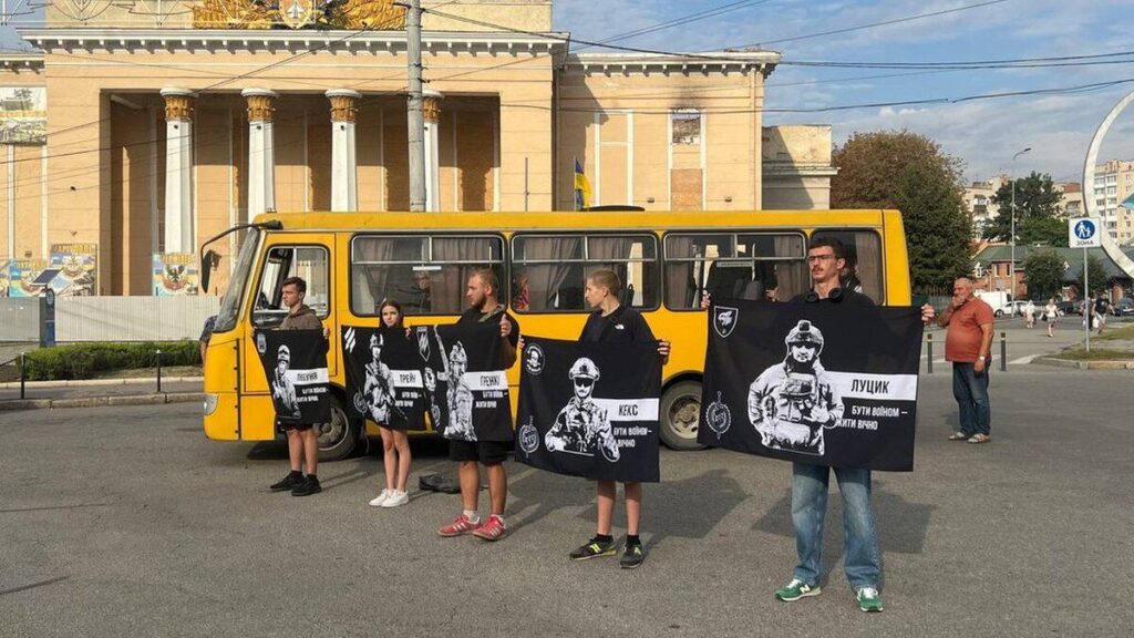 У Вінниці пройшла мирна акція у День памяті загиблих захисників України