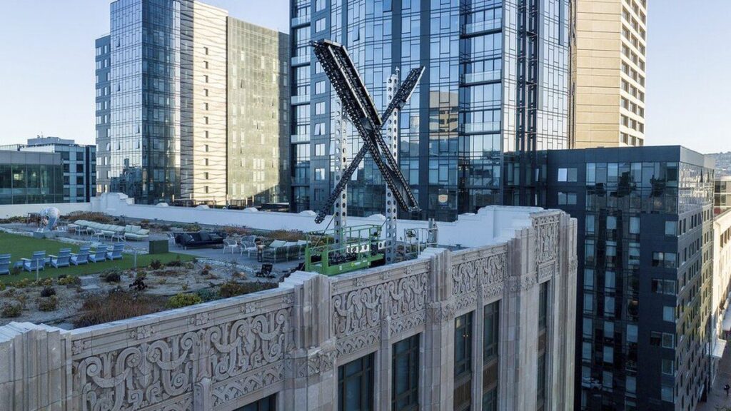 Маск оголосив війну компаніям, що бойкотують його соцмережу X