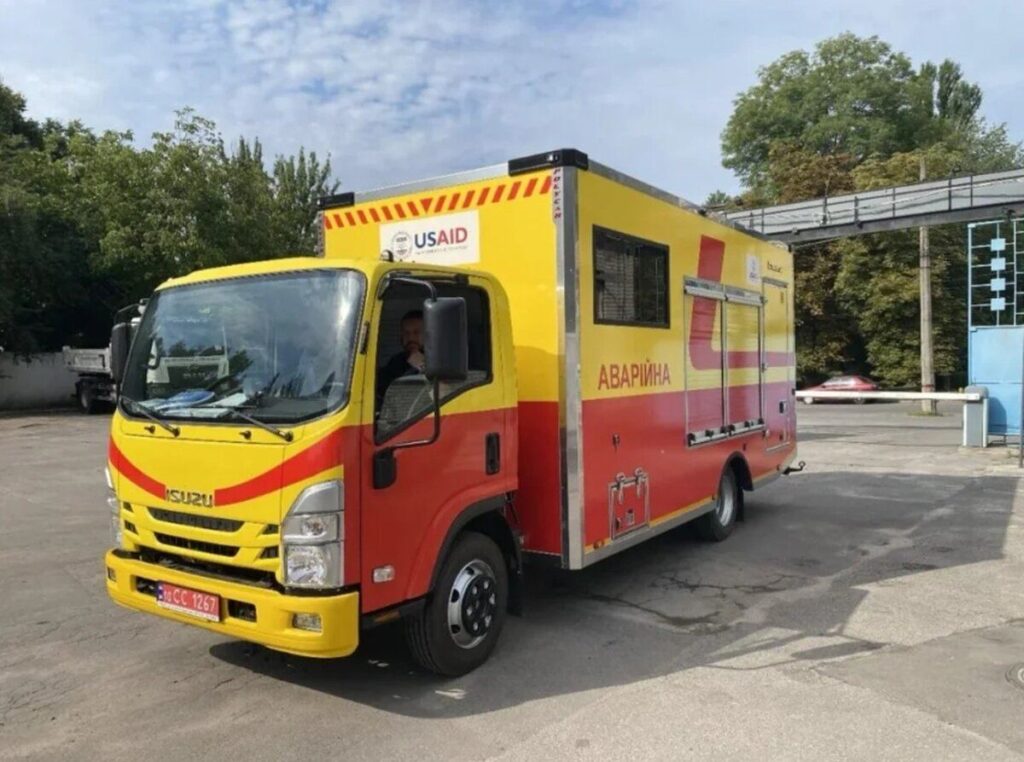 Вінницьким теплоенергетикам передали аварійно-ремонтний автомобіль