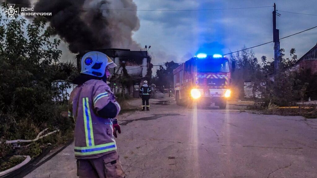 У Вінниці горіло складське приміщення: що відомо