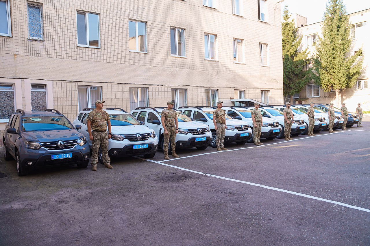 Вінниця забезпечила дев’ятьма позашляховиками стрілецький батальйон поліції