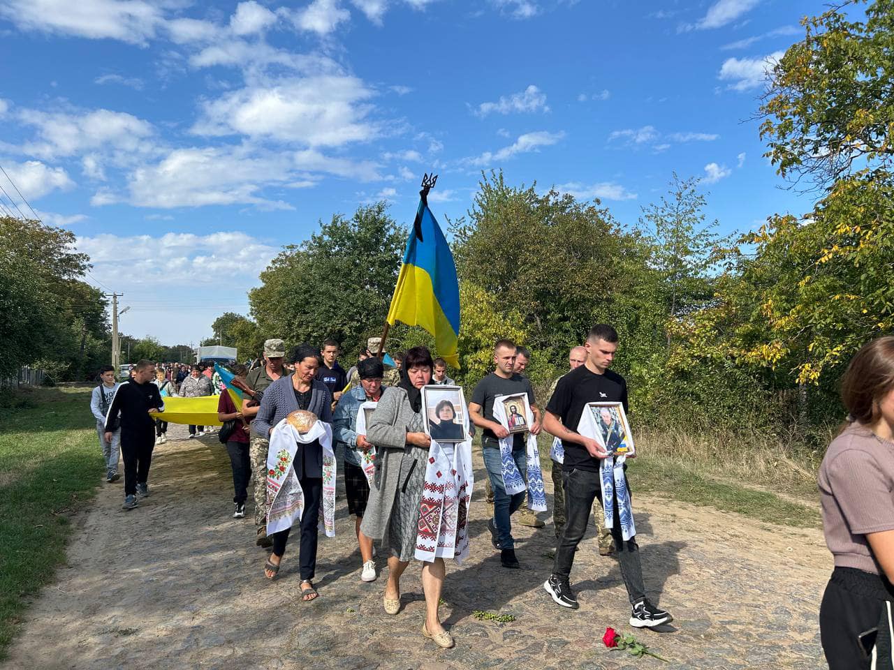 Поховали військового, який загинув у ДТП разом із дружиною поблизу Бершаді (Фото)