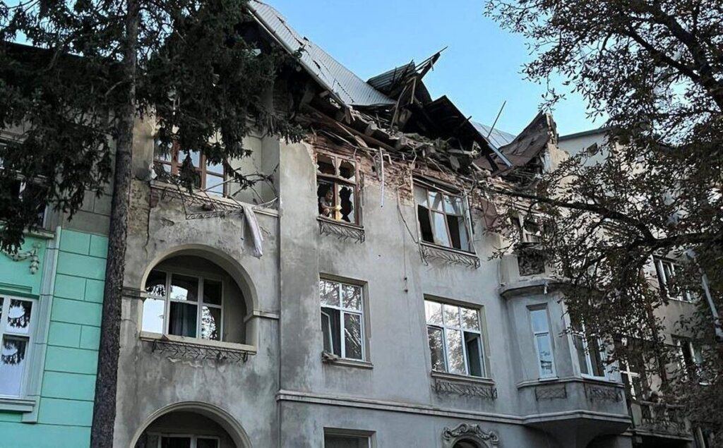 Російський удар по Львову: 3 людини загинули, зокрема дитина, 35 постраждали