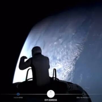 Астронавти SpaceX здійснили перший у світі приватний вихід у відкритий космос