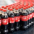 В Україну могли потрапити пляшки Coca-Cola зі смертельно небезпечними частинками металу