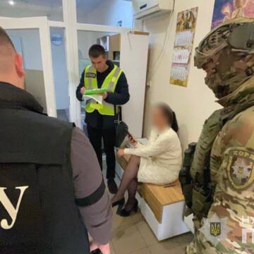 Корупційна схема в Могилів-Подільському: адвокатка пропонувала фіктивні діагнози для ухилення від служби