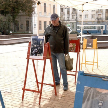 У Вінниці представили соціальний фотопроєкт “Що тримаю біля серця” (фото)